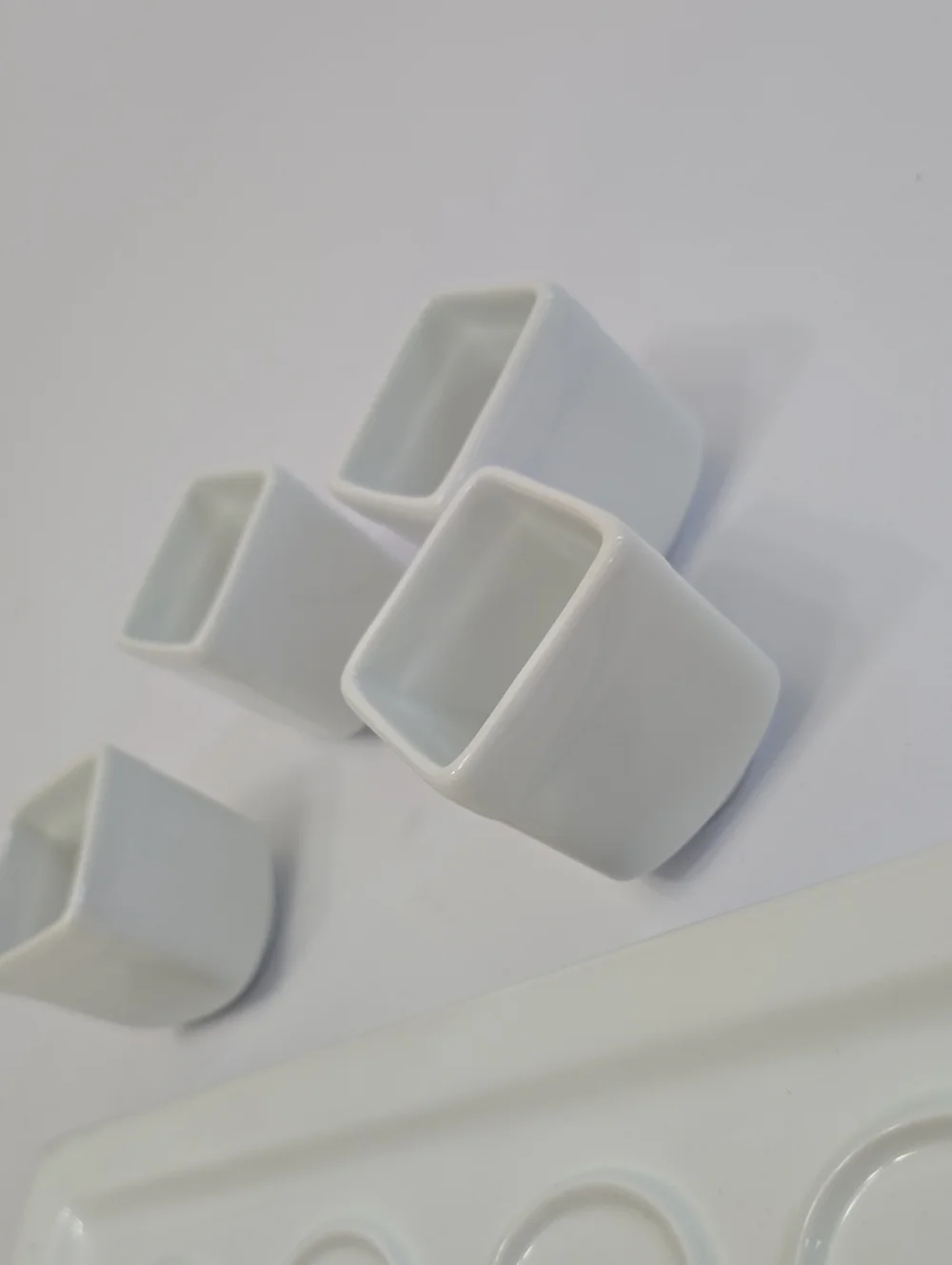 Pier 1 Imports Tasting Party Set Of 4 Tasting Cups And 1 Tray Porcelain White